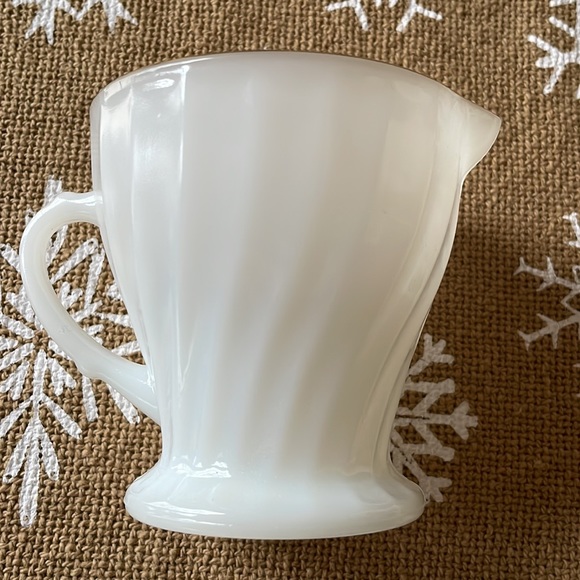 VTG Fire King Creamer - Picture 3 of 4